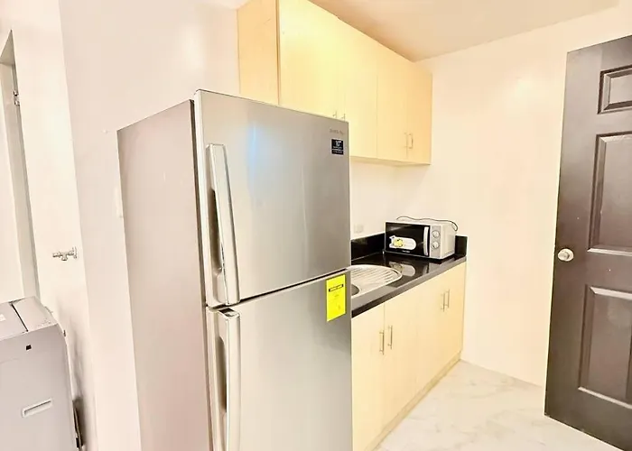 アパートホテル Malate Bayview Mansion View And Seaview 3*