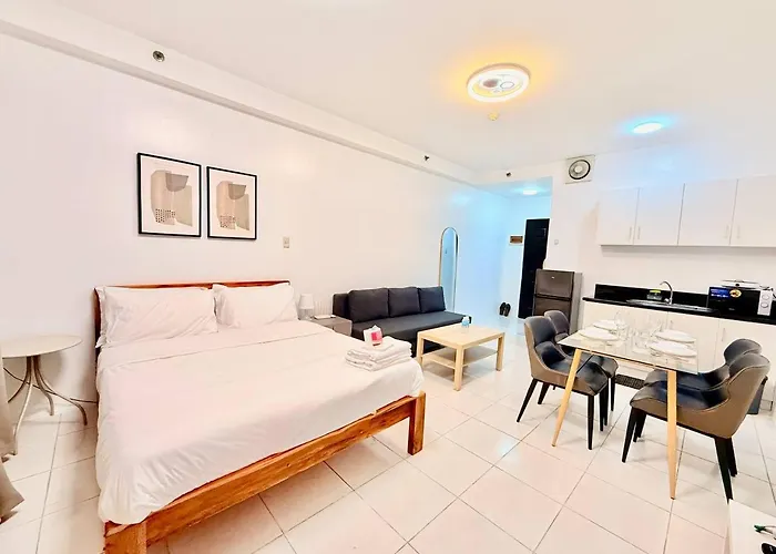 Malate Bayview Mansion View And Seaview アパートホテル